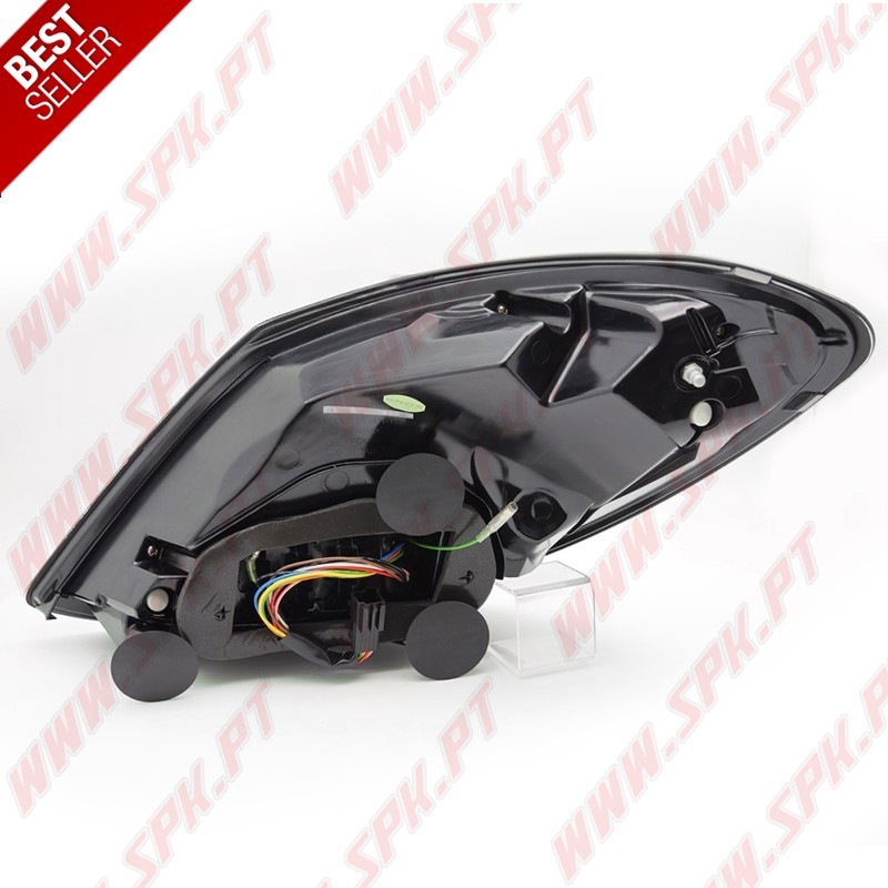 Farolins LED Dynamic Dark Red - Mercedes W205 Sedan (2014-2021) Farolins LED Dynamic Dark Red - Mercedes W205 Sedan (2014-2021)